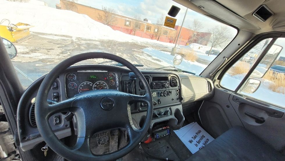 Refrigerated Truck-Light and Medium Duty Trucks-Freightliner-2018-M2-Mississauga-ON-210,310\n\t\tkm-$ 76,000 - Image 16