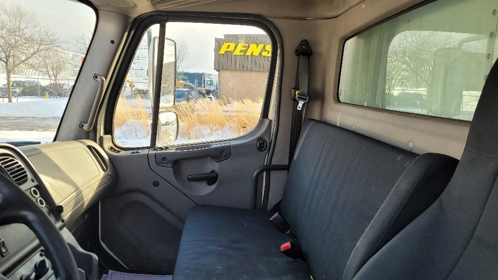 Refrigerated Truck-Light and Medium Duty Trucks-Freightliner-2018-M2-Mississauga-ON-210,310\n\t\tkm-$ 76,000 - Image 17