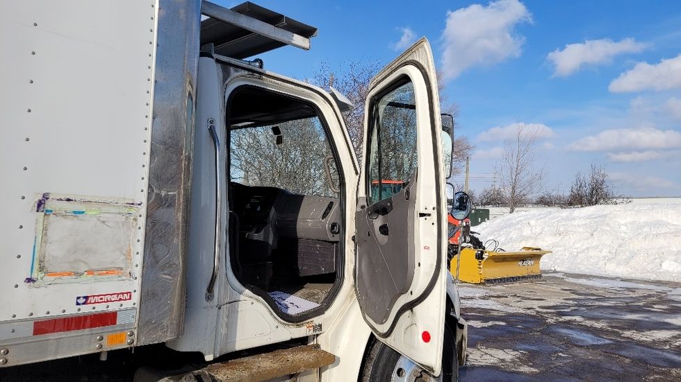 Refrigerated Truck-Light and Medium Duty Trucks-Freightliner-2018-M2-Mississauga-ON-210,310\n\t\tkm-$ 76,000 - Image 18