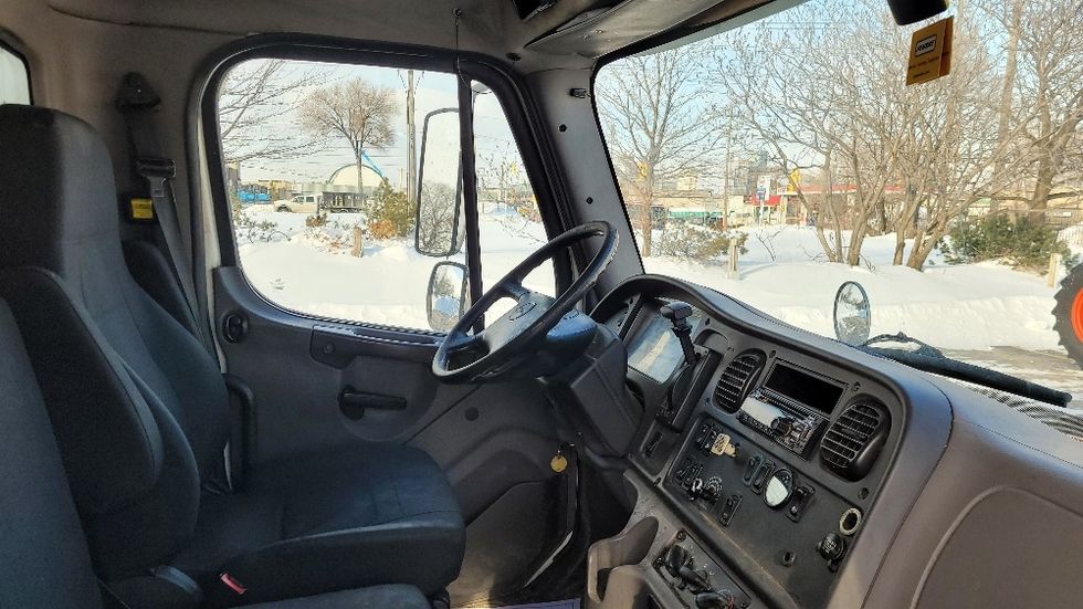 Refrigerated Truck-Light and Medium Duty Trucks-Freightliner-2018-M2-Mississauga-ON-210,310\n\t\tkm-$ 76,000 - Image 20