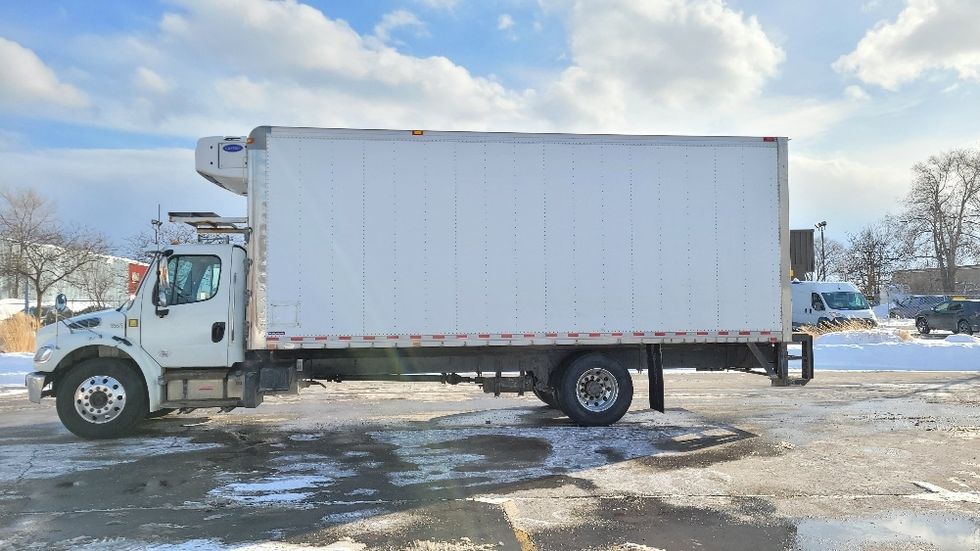 Refrigerated Truck-Light and Medium Duty Trucks-Freightliner-2018-M2-Mississauga-ON-210,310\n\t\tkm-$ 76,000 - Image 4