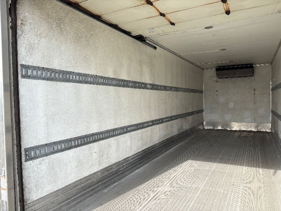 Refrigerated Truck-Light and Medium Duty Trucks-Freightliner-2018-M2-Mississauga-ON-378,746\n\t\tkm-$ 51,500 - Image 11