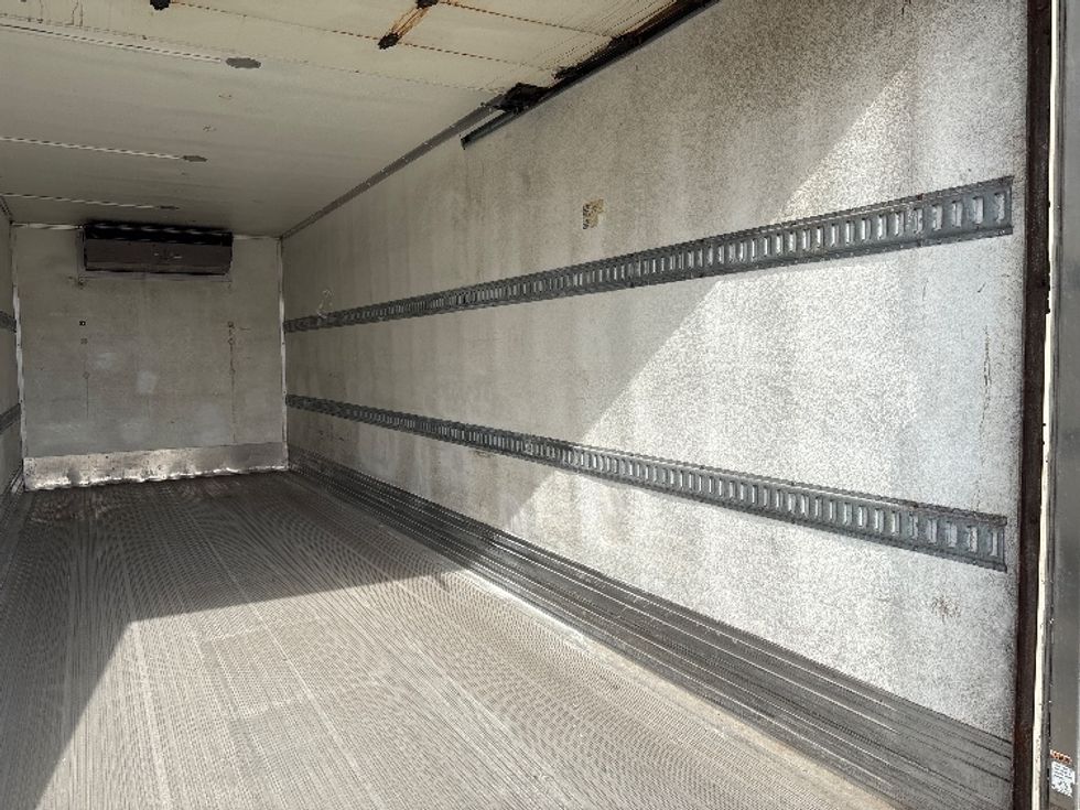 Refrigerated Truck-Light and Medium Duty Trucks-Freightliner-2018-M2-Mississauga-ON-378,746\n\t\tkm-$ 51,500 - Image 12