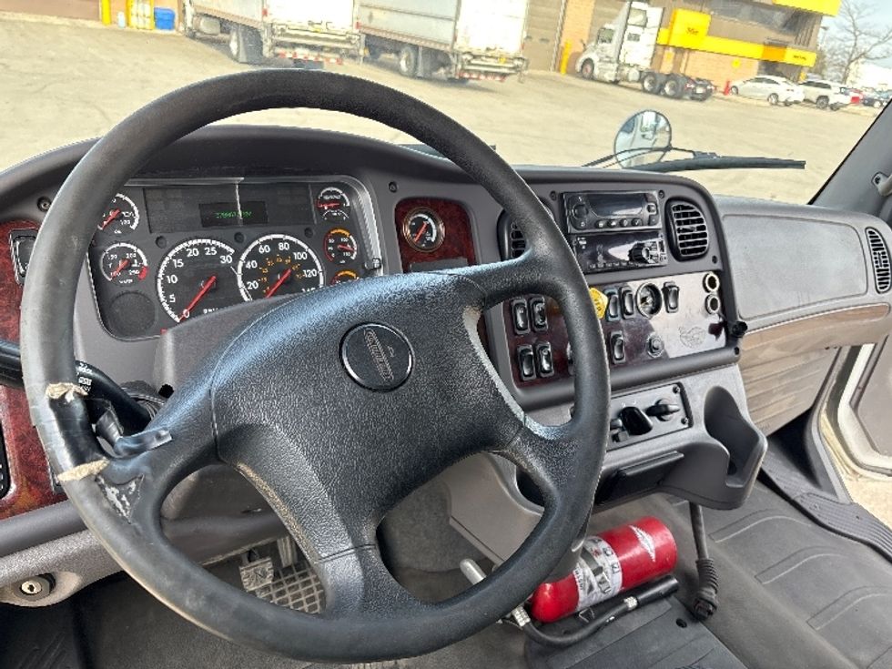 Refrigerated Truck-Light and Medium Duty Trucks-Freightliner-2018-M2-Mississauga-ON-378,746\n\t\tkm-$ 51,500 - Image 17