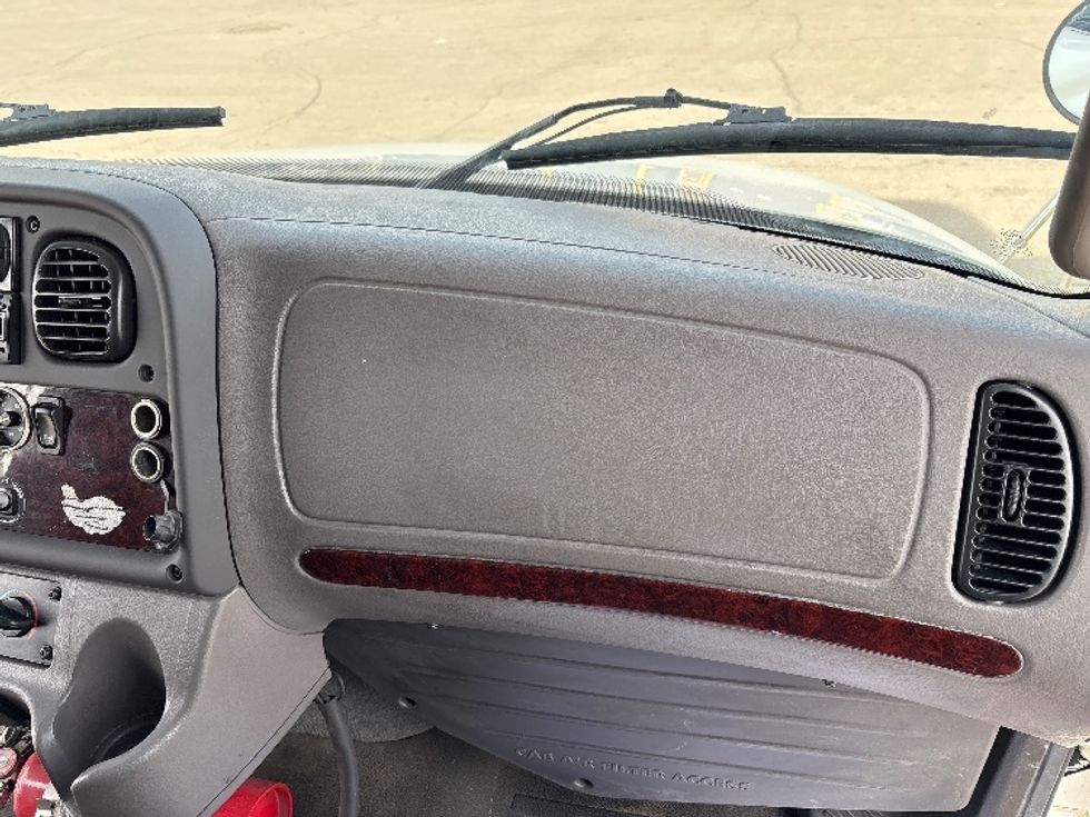 Refrigerated Truck-Light and Medium Duty Trucks-Freightliner-2018-M2-Mississauga-ON-378,746\n\t\tkm-$ 51,500 - Image 21