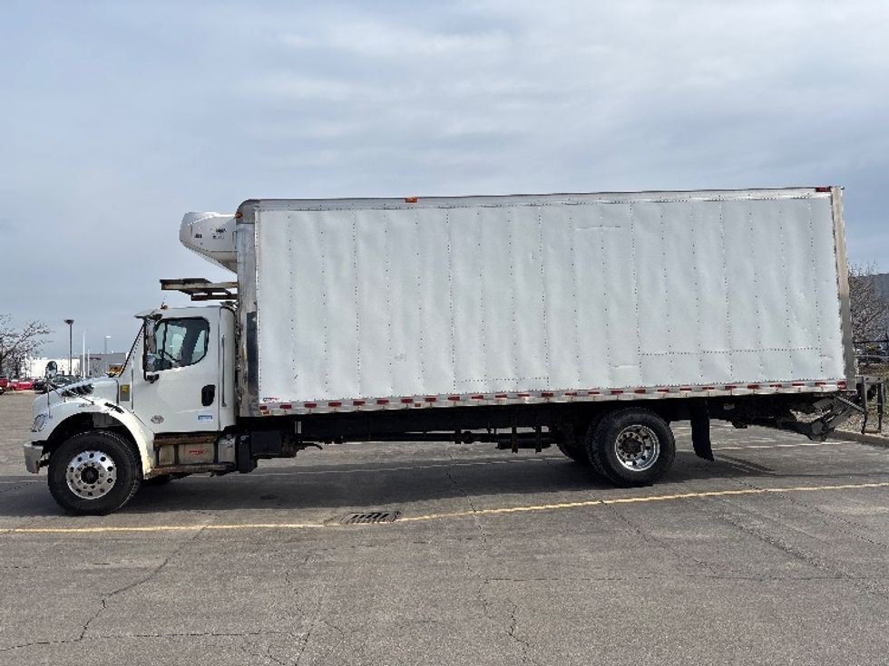 Refrigerated Truck-Light and Medium Duty Trucks-Freightliner-2018-M2-Mississauga-ON-378,746\n\t\tkm-$ 51,500 - Image 4