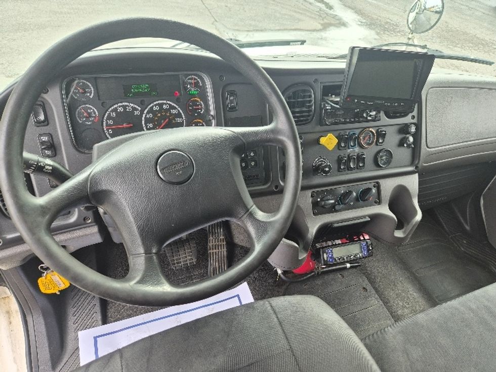 Refrigerated Truck-Light and Medium Duty Trucks-Freightliner-2018-M2-Mississauga-ON-518,308\n\t\tkm-$ 53,250 - Image 18