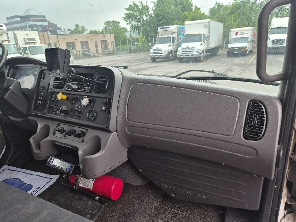 Refrigerated Truck-Light and Medium Duty Trucks-Freightliner-2018-M2-Mississauga-ON-518,308\n\t\tkm-$ 53,250 - Image 21