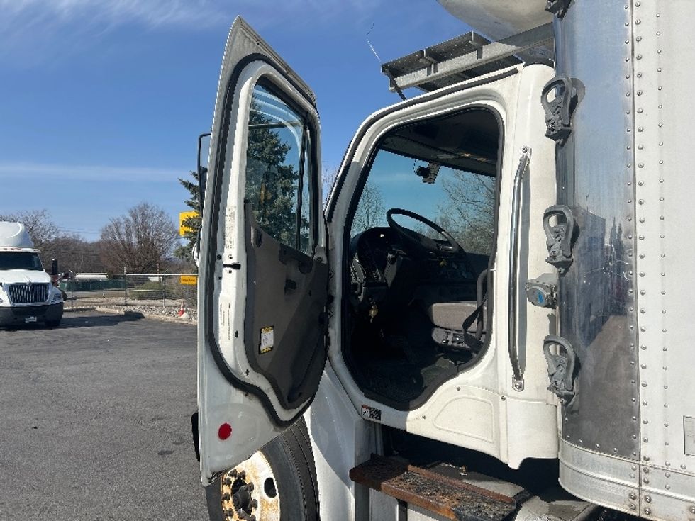 Refrigerated Truck-Light and Medium Duty Trucks-Freightliner-2018-M2-Montgomery-NY-187,916\n\t\tmiles-$ 60,250 - Image 16