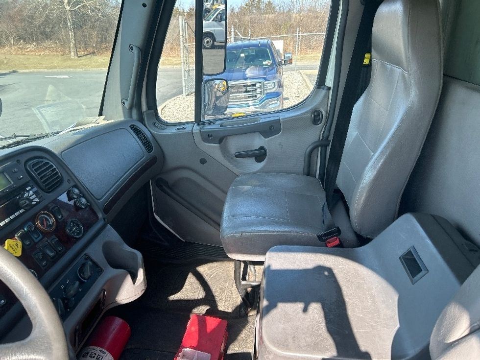 Refrigerated Truck-Light and Medium Duty Trucks-Freightliner-2018-M2-Montgomery-NY-187,916\n\t\tmiles-$ 60,250 - Image 19