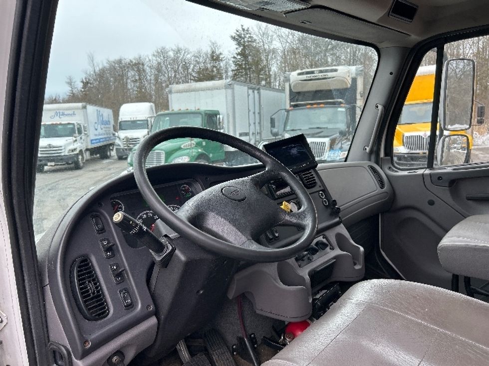 Refrigerated Truck-Light and Medium Duty Trucks-Freightliner-2018-M2-New Bedford-MA-229,074\n\t\tmiles-$ 35,500 - Image 17