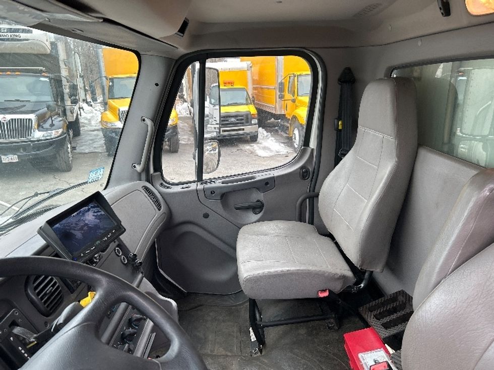 Refrigerated Truck-Light and Medium Duty Trucks-Freightliner-2018-M2-New Bedford-MA-229,074\n\t\tmiles-$ 35,500 - Image 19
