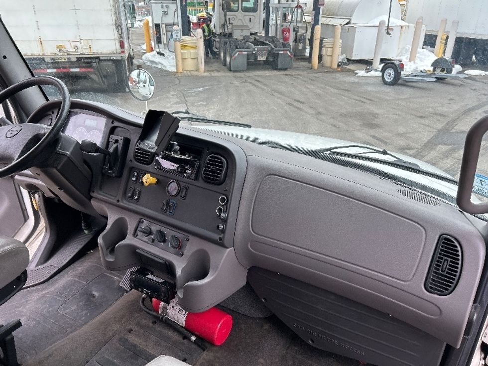 Refrigerated Truck-Light and Medium Duty Trucks-Freightliner-2018-M2-New Bedford-MA-229,074\n\t\tmiles-$ 35,500 - Image 21