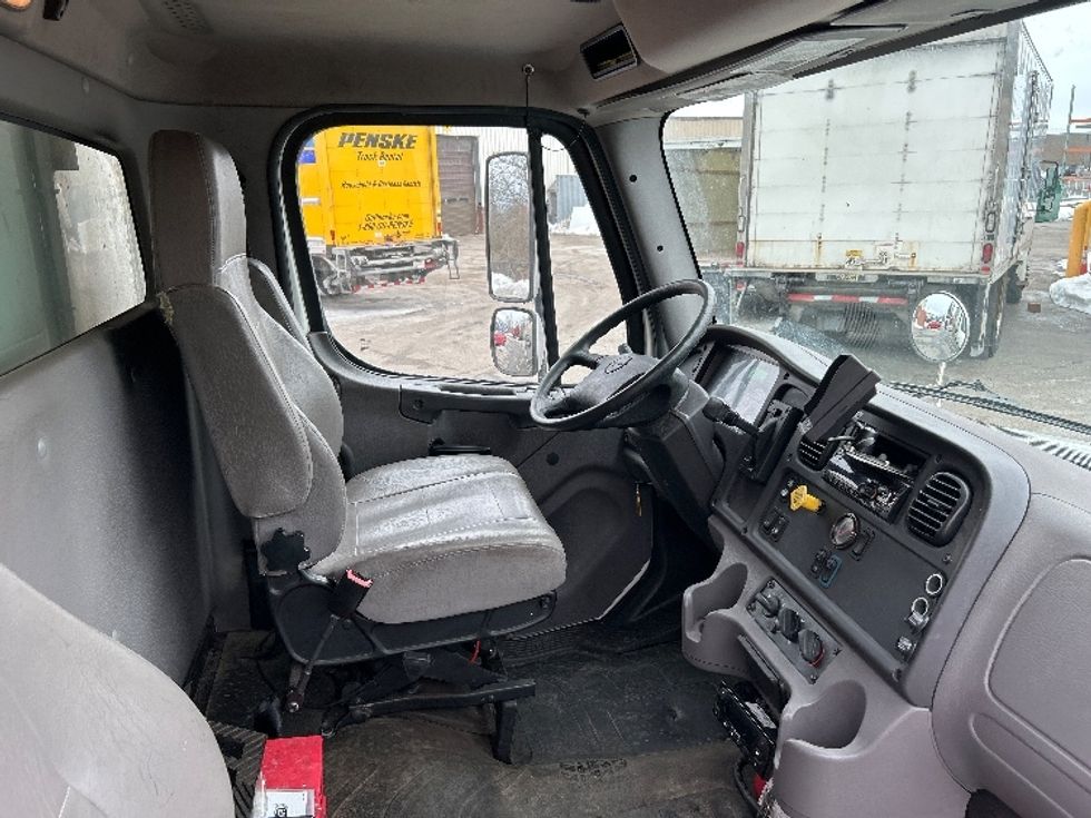 Refrigerated Truck-Light and Medium Duty Trucks-Freightliner-2018-M2-New Bedford-MA-229,074\n\t\tmiles-$ 35,500 - Image 22