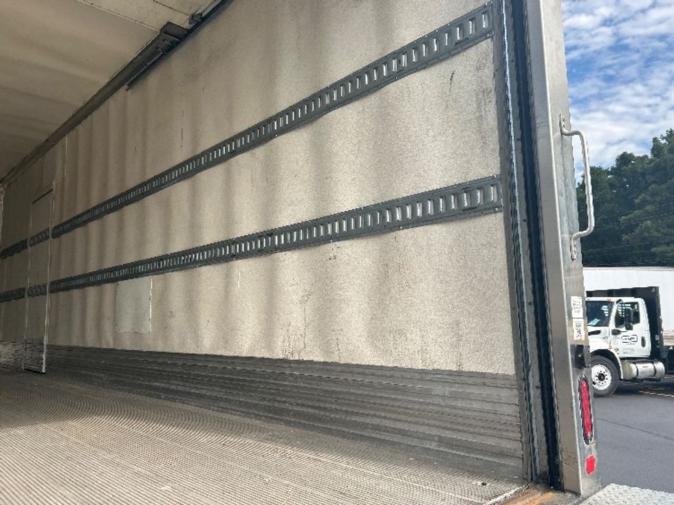 Refrigerated Truck-Light and Medium Duty Trucks-Freightliner-2018-M2-Norcross-GA-262,449\n\t\tmiles-$ 43,500 - Image 12