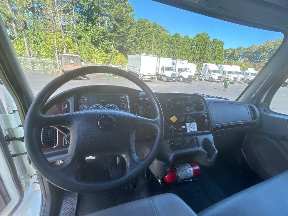 Refrigerated Truck-Light and Medium Duty Trucks-Freightliner-2018-M2-Norcross-GA-262,449\n\t\tmiles-$ 43,500 - Image 18
