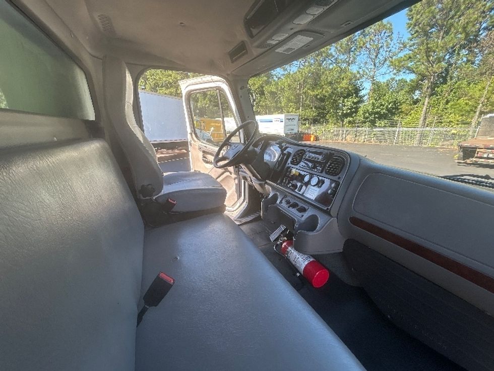 Refrigerated Truck-Light and Medium Duty Trucks-Freightliner-2018-M2-Norcross-GA-262,449\n\t\tmiles-$ 43,500 - Image 22