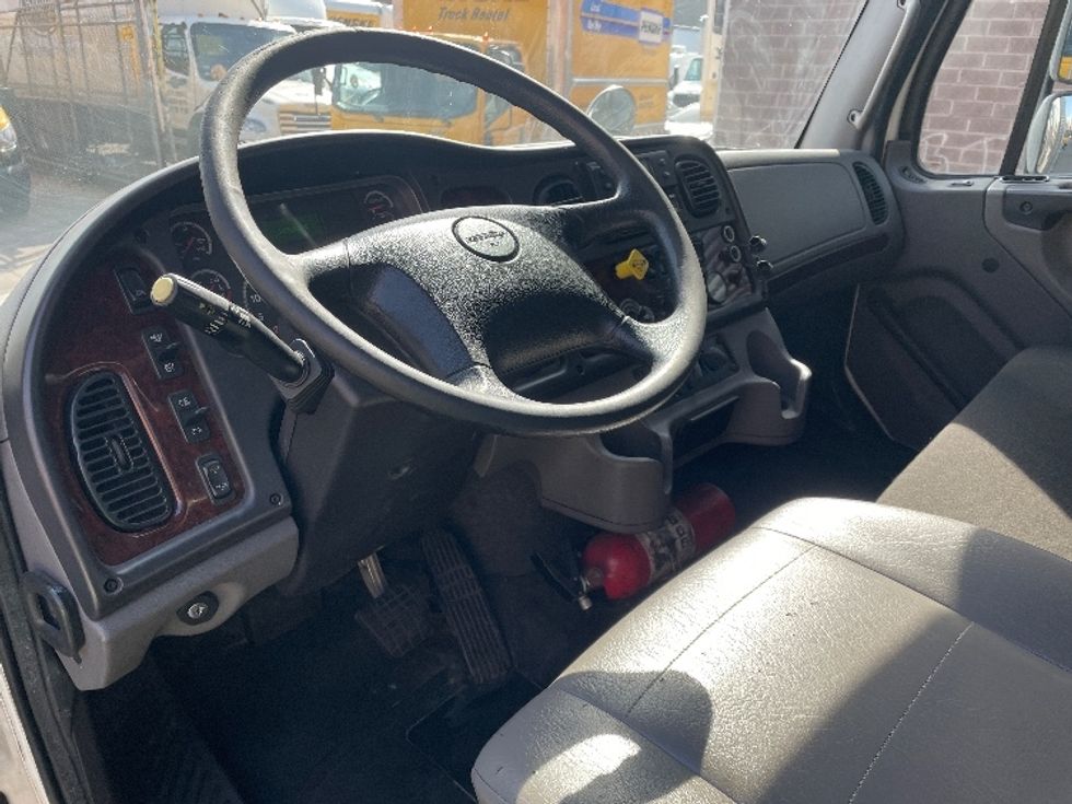 Refrigerated Truck-Light and Medium Duty Trucks-Freightliner-2018-M2-North Bergen-NJ-122,840\n\t\tmiles-$ 71,500 - Image 17