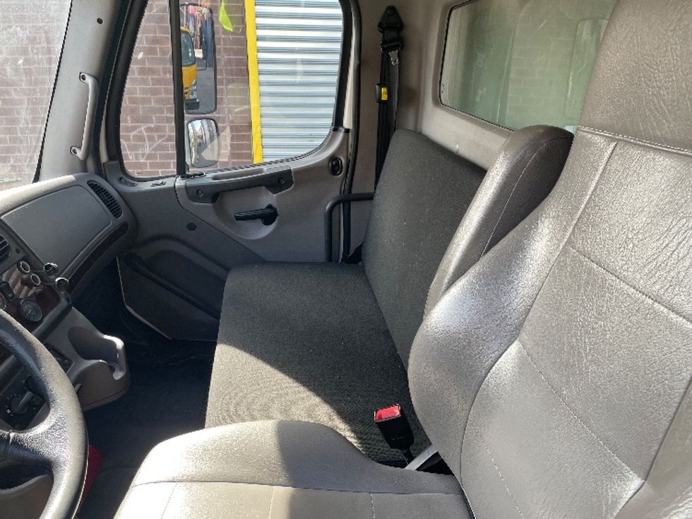 Refrigerated Truck-Light and Medium Duty Trucks-Freightliner-2018-M2-North Bergen-NJ-122,840\n\t\tmiles-$ 71,500 - Image 19