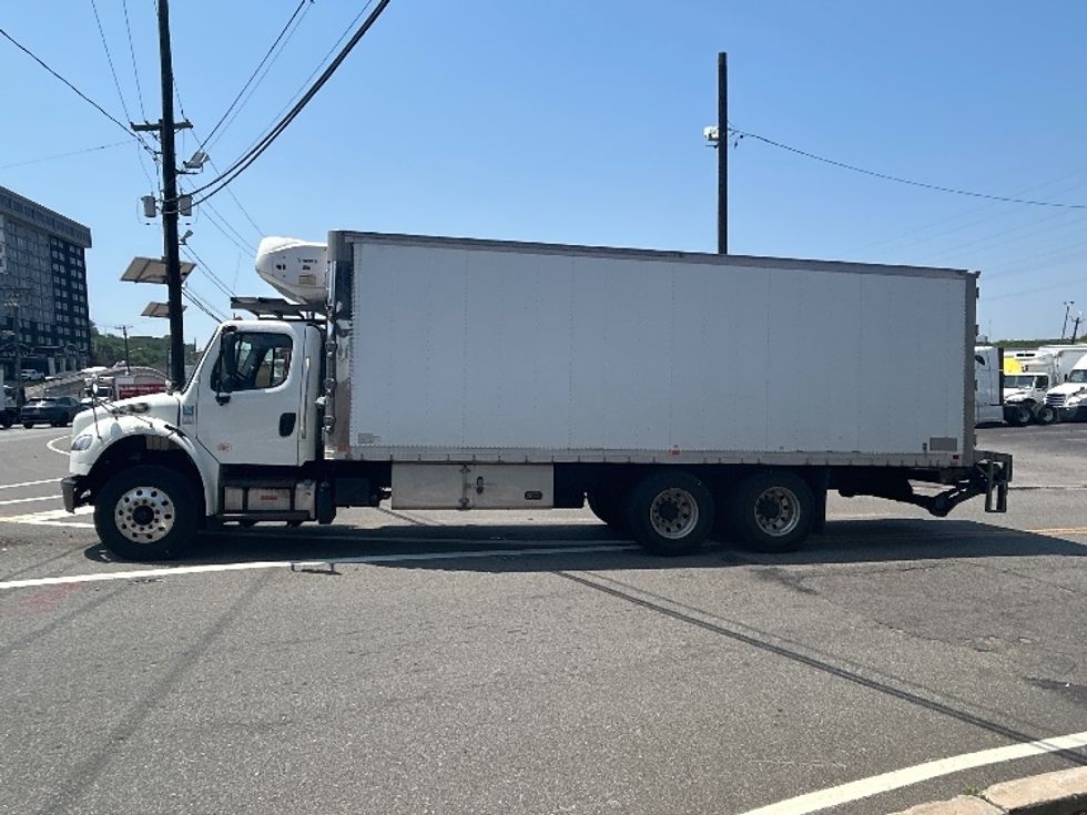 Refrigerated Truck-Light and Medium Duty Trucks-Freightliner-2018-M2-North Bergen-NJ-159,522\n\t\tmiles-$ 48,250 - Image 4