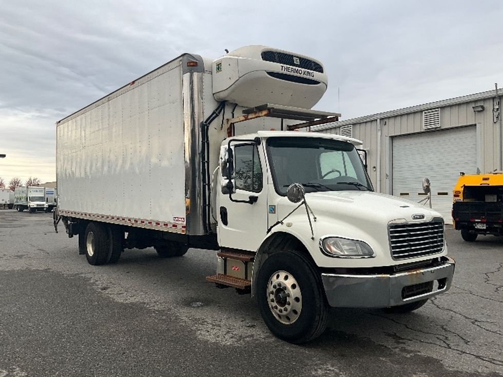 Refrigerated Truck-Light and Medium Duty Trucks-Freightliner-2018-M2-Ottawa-ON-346,802\n\t\tkm-$ 51,750 - Image 1