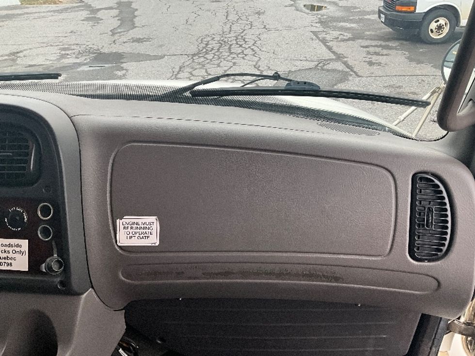 Refrigerated Truck-Light and Medium Duty Trucks-Freightliner-2018-M2-Ottawa-ON-346,802\n\t\tkm-$ 51,750 - Image 21