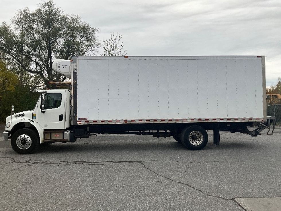 Refrigerated Truck-Light and Medium Duty Trucks-Freightliner-2018-M2-Ottawa-ON-346,802\n\t\tkm-$ 51,750 - Image 4