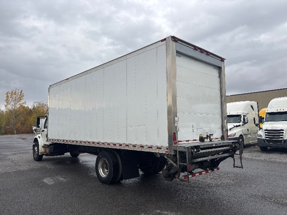 Refrigerated Truck-Light and Medium Duty Trucks-Freightliner-2018-M2-Ottawa-ON-352,655\n\t\tkm-$ 52,000 - Image 6