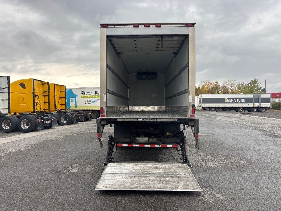 Refrigerated Truck-Light and Medium Duty Trucks-Freightliner-2018-M2-Ottawa-ON-352,655\n\t\tkm-$ 52,000 - Image 9