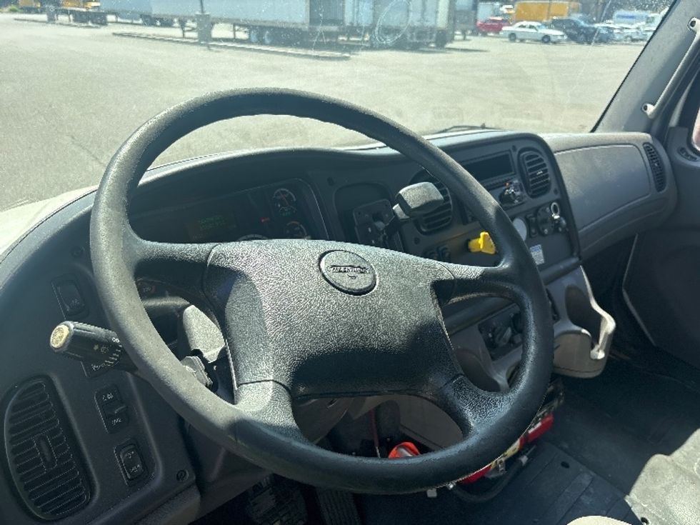 Refrigerated Truck-Light and Medium Duty Trucks-Freightliner-2018-M2-Phoenix-AZ-103,580\n\t\tmiles-$ 62,000 - Image 17