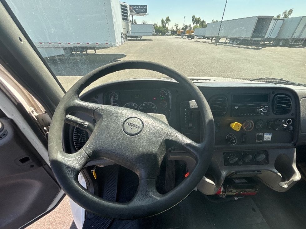 Refrigerated Truck-Light and Medium Duty Trucks-Freightliner-2018-M2-Phoenix-AZ-103,580\n\t\tmiles-$ 62,000 - Image 18