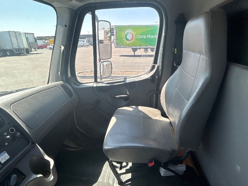 Refrigerated Truck-Light and Medium Duty Trucks-Freightliner-2018-M2-Phoenix-AZ-103,580\n\t\tmiles-$ 62,000 - Image 19