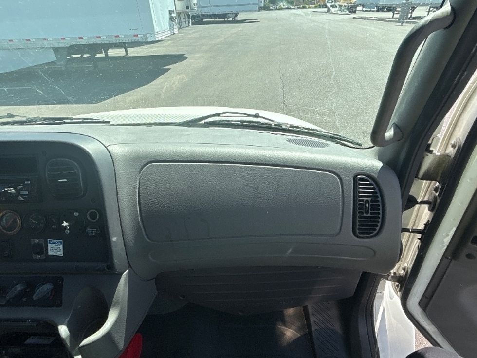 Refrigerated Truck-Light and Medium Duty Trucks-Freightliner-2018-M2-Phoenix-AZ-103,580\n\t\tmiles-$ 62,000 - Image 21