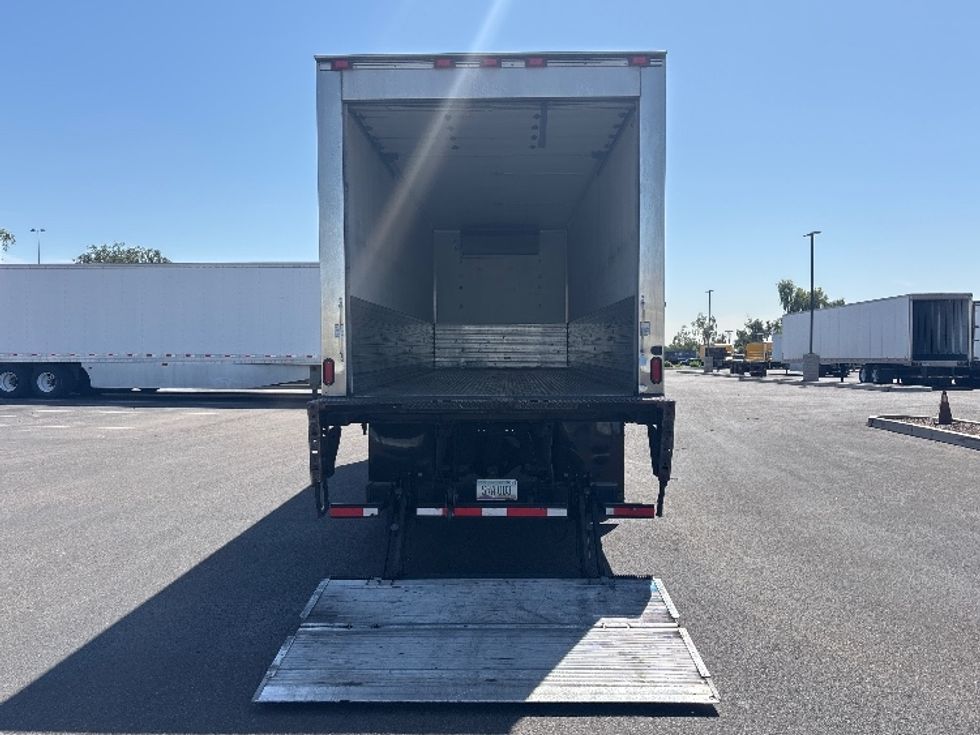Refrigerated Truck-Light and Medium Duty Trucks-Freightliner-2018-M2-Phoenix-AZ-103,580\n\t\tmiles-$ 62,000 - Image 9