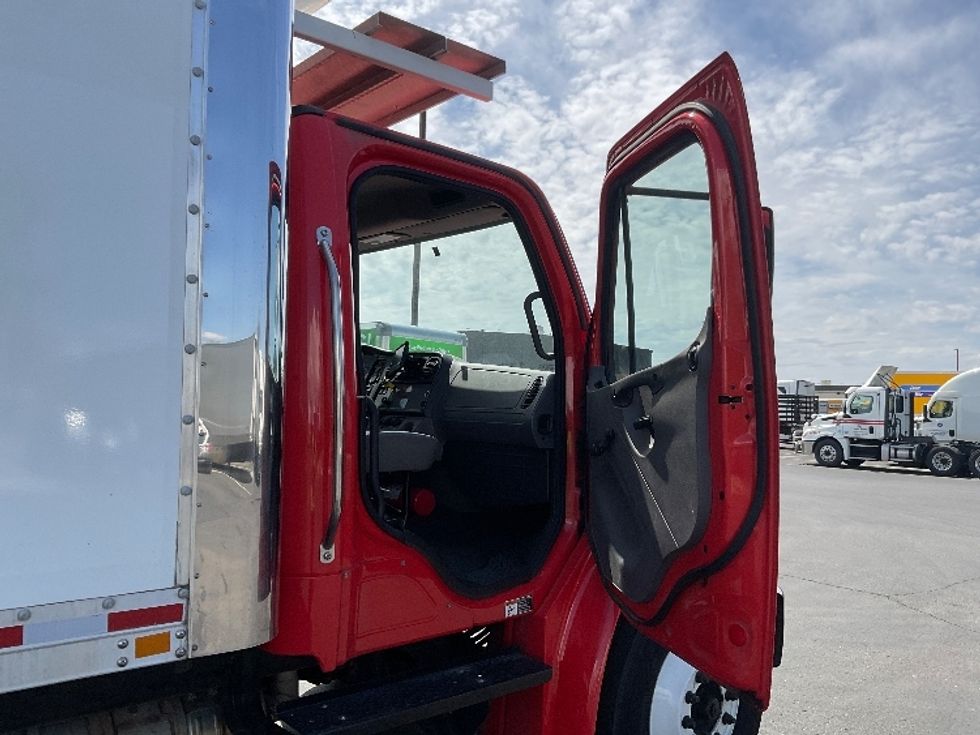 Refrigerated Truck-Light and Medium Duty Trucks-Freightliner-2018-M2-Phoenix-AZ-93,022\n\t\tmiles-$ 55,000 - Image 20