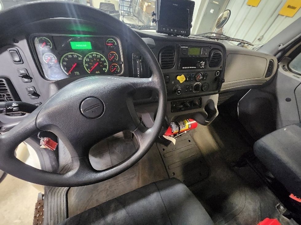 Refrigerated Truck-Light and Medium Duty Trucks-Freightliner-2018-M2-Piqua-OH-247,842\n\t\tmiles-$ 31,250 - Image 17