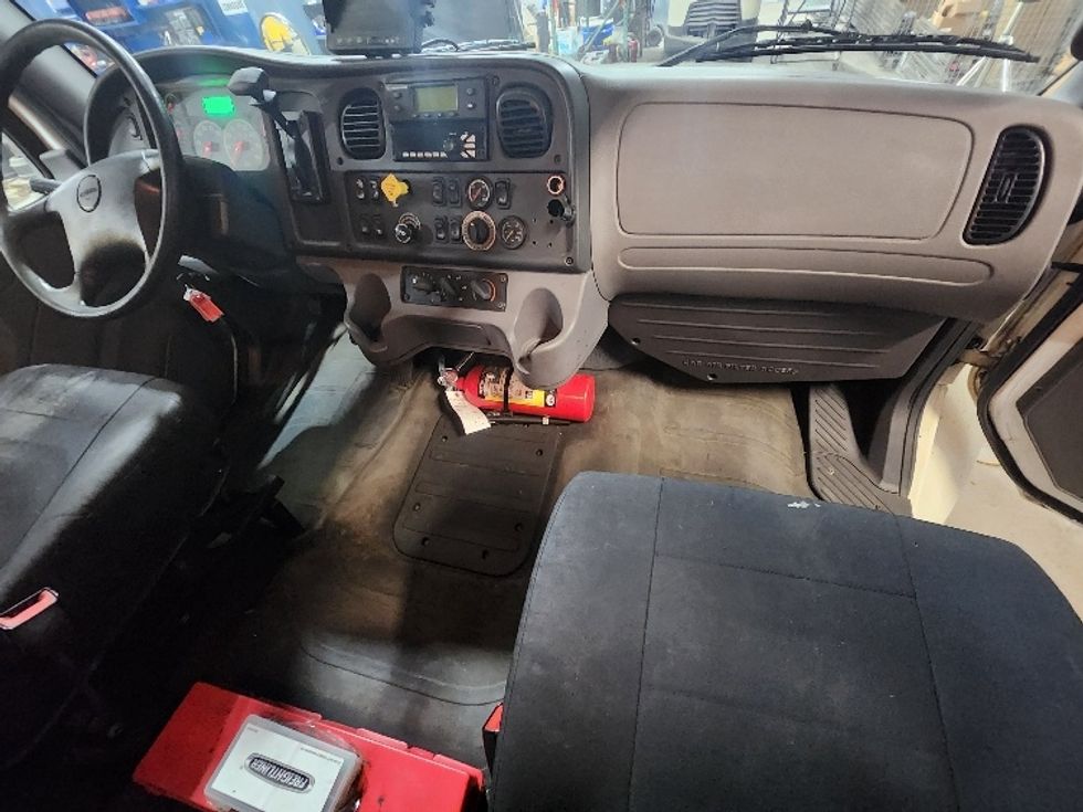 Refrigerated Truck-Light and Medium Duty Trucks-Freightliner-2018-M2-Piqua-OH-247,842\n\t\tmiles-$ 31,250 - Image 18