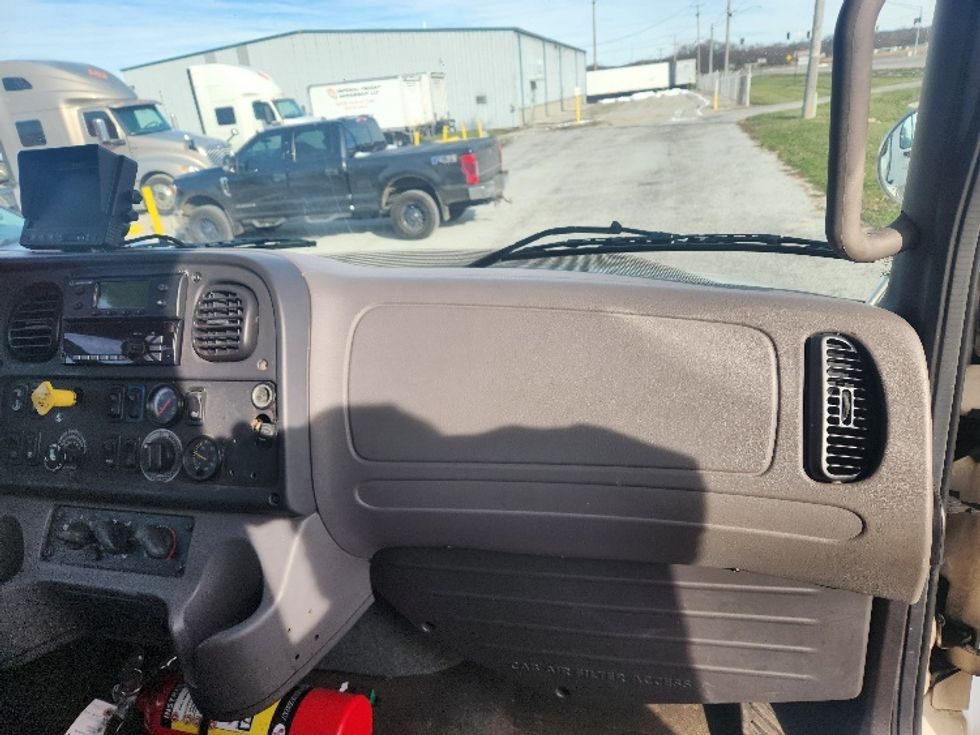 Refrigerated Truck-Light and Medium Duty Trucks-Freightliner-2018-M2-Piqua-OH-247,842\n\t\tmiles-$ 31,250 - Image 19