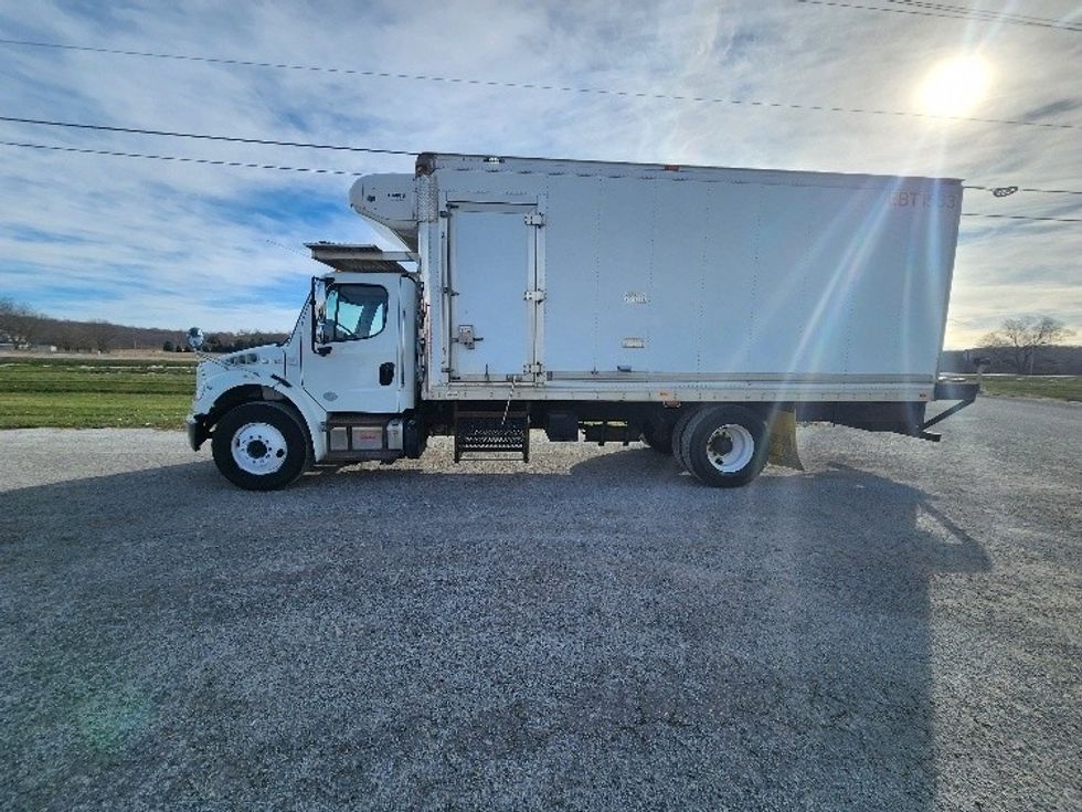Refrigerated Truck-Light and Medium Duty Trucks-Freightliner-2018-M2-Piqua-OH-247,842\n\t\tmiles-$ 31,250 - Image 4