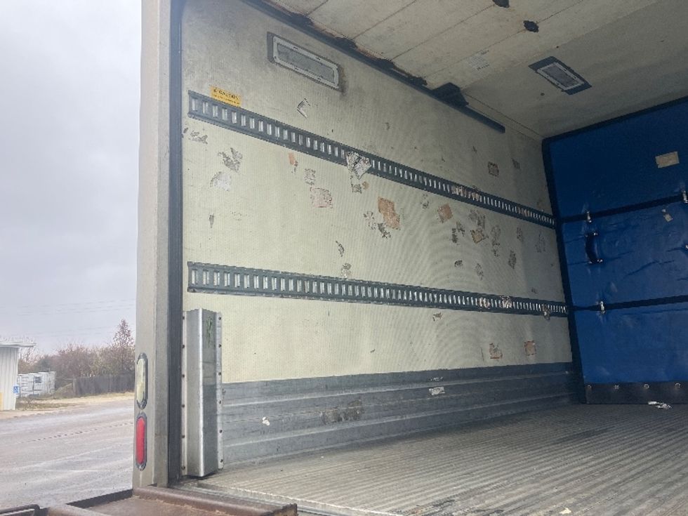 Refrigerated Truck-Light and Medium Duty Trucks-Freightliner-2018-M2-Piqua-OH-271,591\n\t\tmiles-$ 27,750 - Image 11