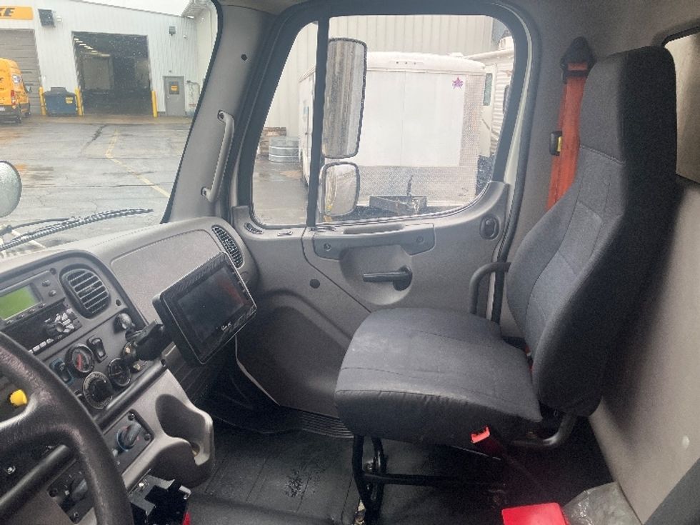 Refrigerated Truck-Light and Medium Duty Trucks-Freightliner-2018-M2-Piqua-OH-271,591\n\t\tmiles-$ 27,750 - Image 19