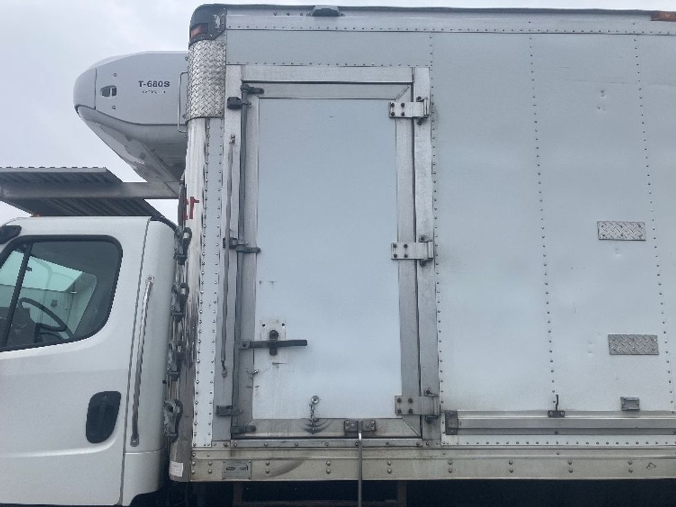 Refrigerated Truck-Light and Medium Duty Trucks-Freightliner-2018-M2-Piqua-OH-271,591\n\t\tmiles-$ 27,750 - Image 25