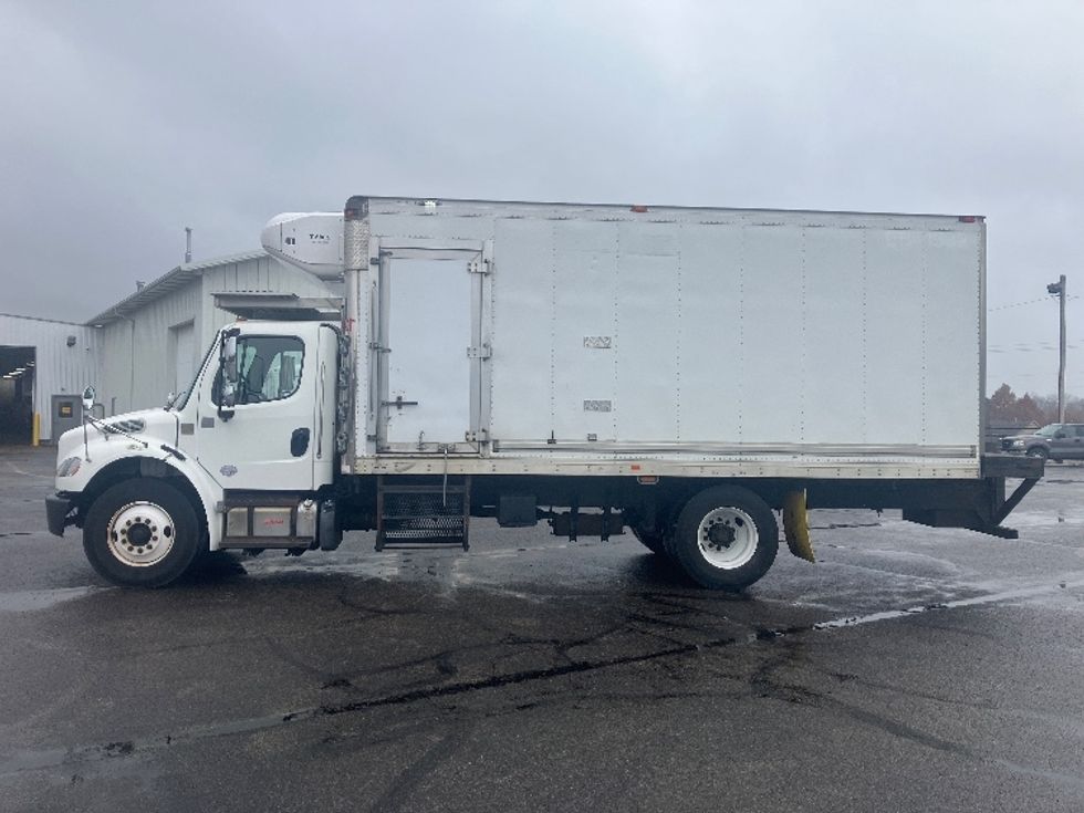 Refrigerated Truck-Light and Medium Duty Trucks-Freightliner-2018-M2-Piqua-OH-271,591\n\t\tmiles-$ 27,750 - Image 4