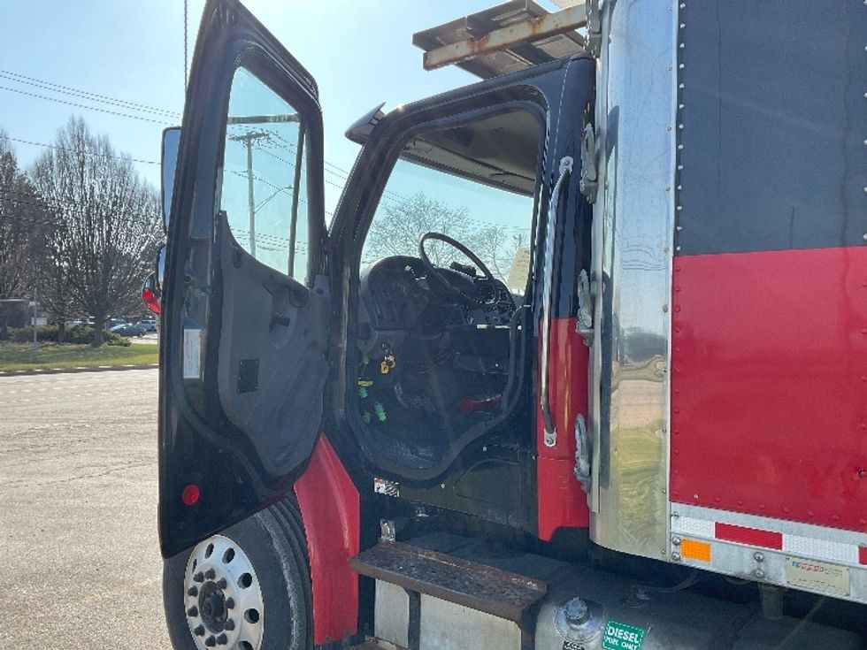 Refrigerated Truck-Light and Medium Duty Trucks-Freightliner-2018-M2-Plymouth-MI-241,061\n\t\tmiles-$ 44,750 - Image 16