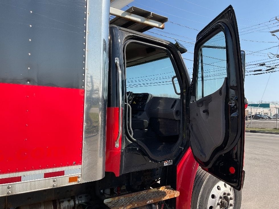 Refrigerated Truck-Light and Medium Duty Trucks-Freightliner-2018-M2-Plymouth-MI-241,061\n\t\tmiles-$ 44,750 - Image 20