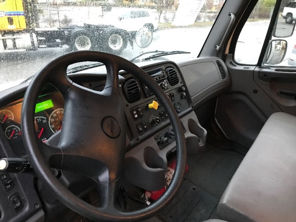 Refrigerated Truck-Light and Medium Duty Trucks-Freightliner-2018-M2-Prince George-VA-324,317\n\t\tmiles-$ 36,000 - Image 16