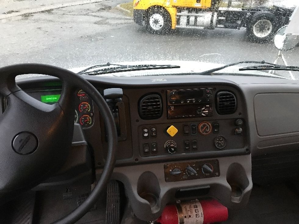 Refrigerated Truck-Light and Medium Duty Trucks-Freightliner-2018-M2-Prince George-VA-324,317\n\t\tmiles-$ 36,000 - Image 17