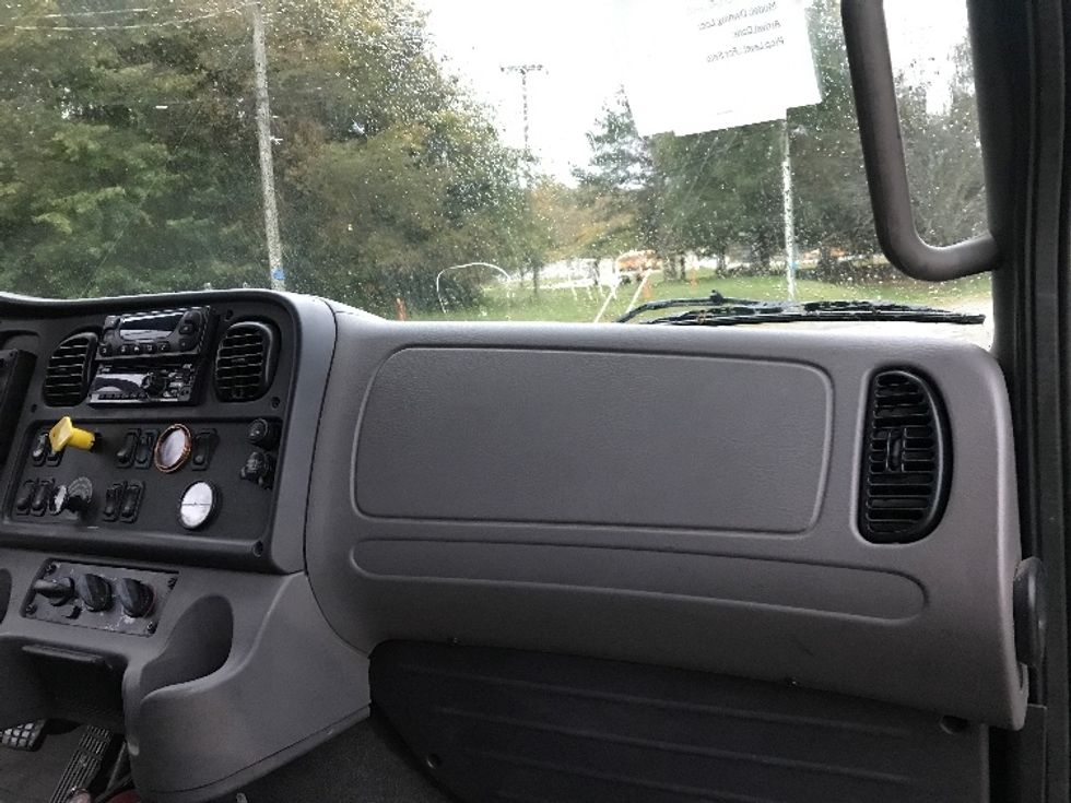 Refrigerated Truck-Light and Medium Duty Trucks-Freightliner-2018-M2-Prince George-VA-324,317\n\t\tmiles-$ 36,000 - Image 20