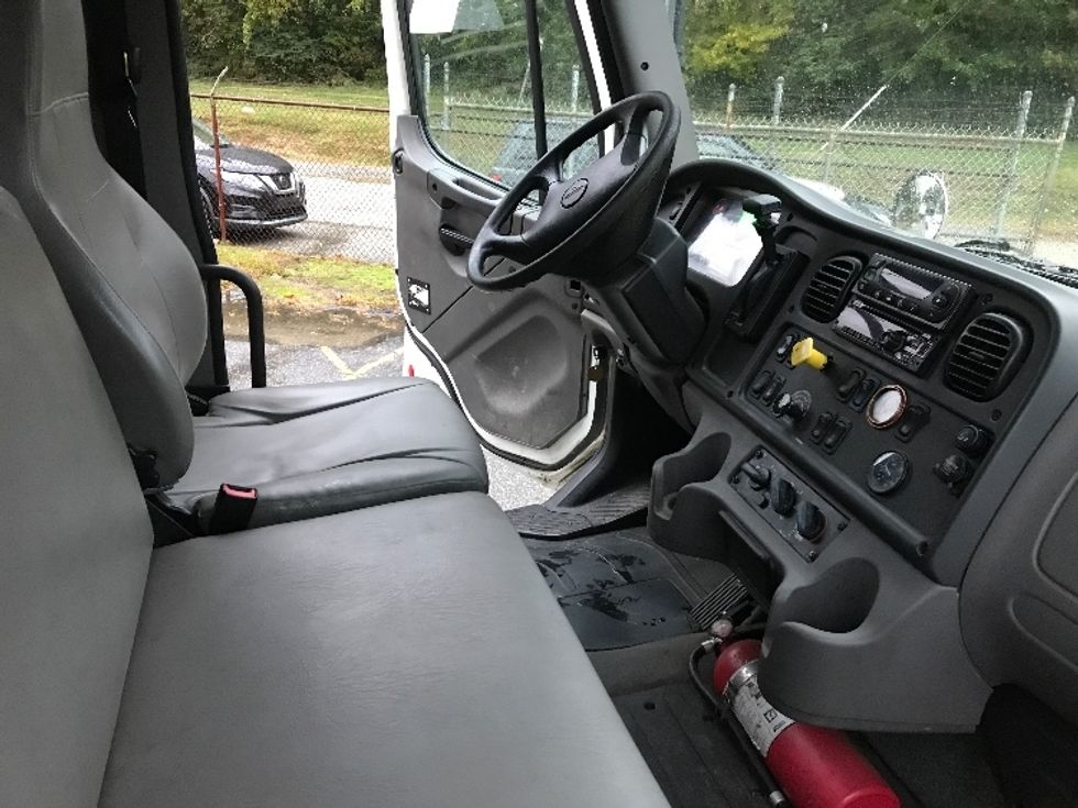 Refrigerated Truck-Light and Medium Duty Trucks-Freightliner-2018-M2-Prince George-VA-324,317\n\t\tmiles-$ 36,000 - Image 21