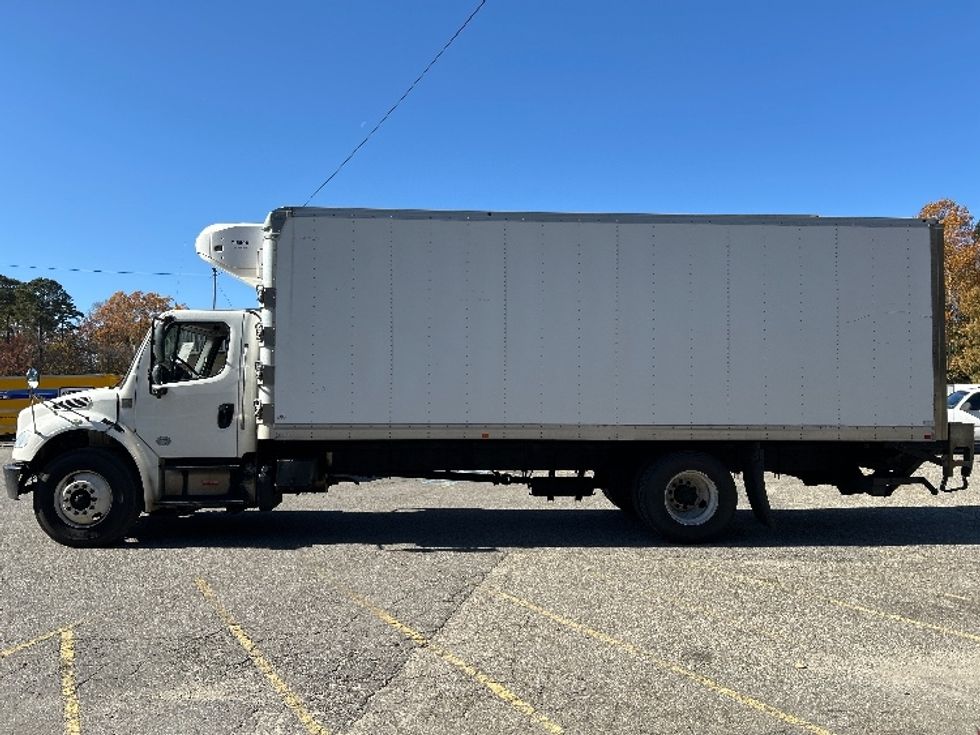Refrigerated Truck-Light and Medium Duty Trucks-Freightliner-2018-M2-Prince George-VA-324,317\n\t\tmiles-$ 36,000 - Image 4